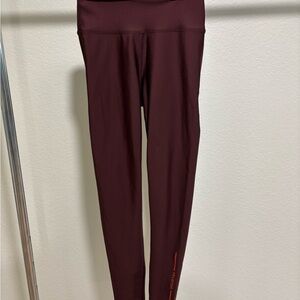 Peloton Show Up Maroon Leggings Small